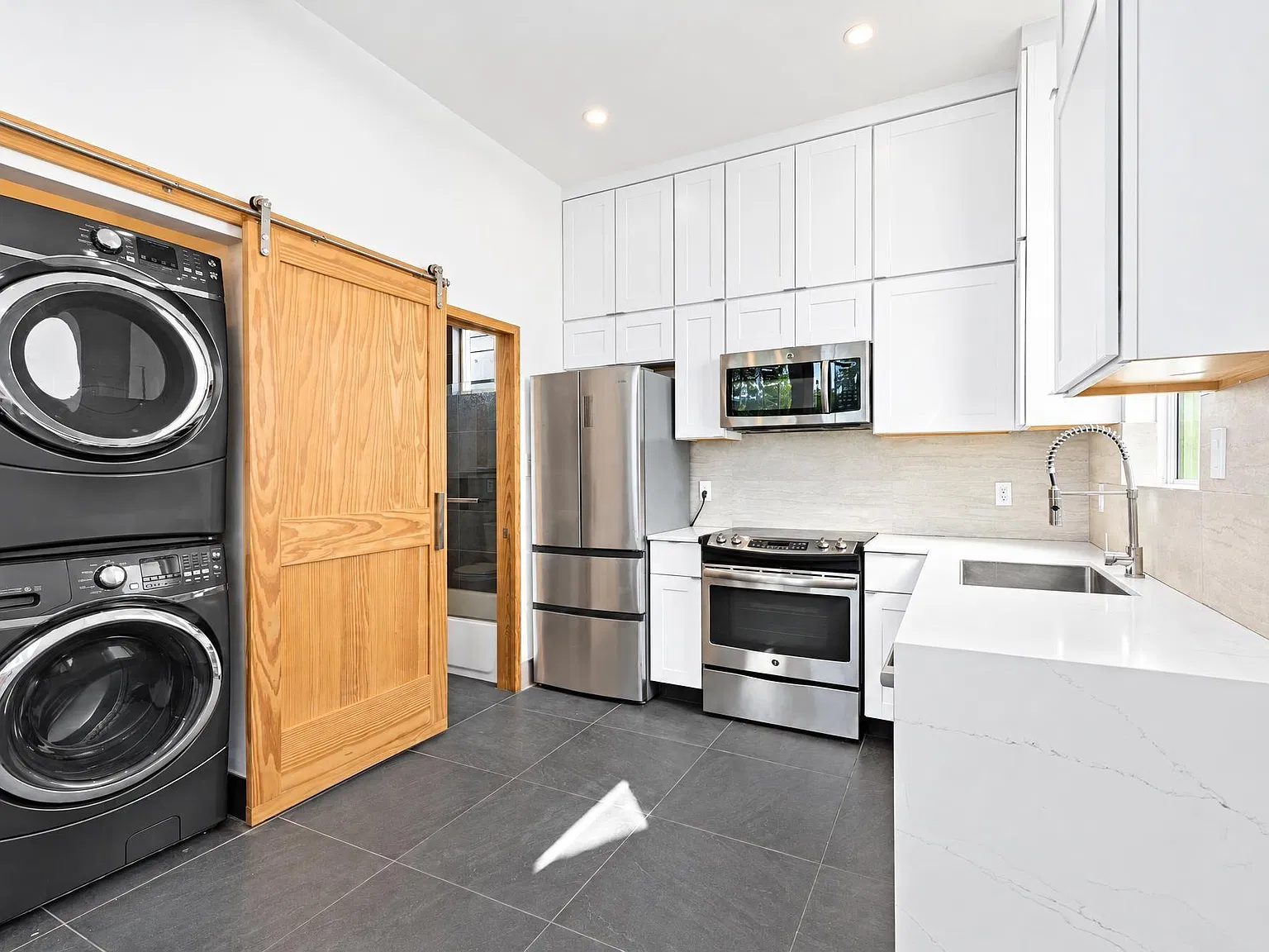 1 bed, 1.0 bath, 350 sqft, $1,495 — Photo 4