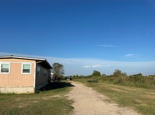 2727 N County Road 807 Bayou St, Angleton, TX 77515