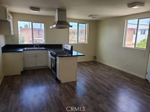 944 W 74th St, Los Angeles, CA 90044