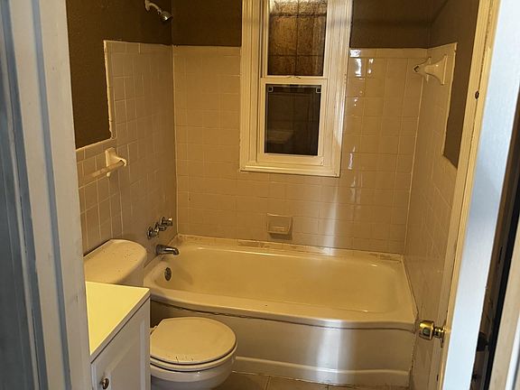 3rd image of 3271 Seminole Rd