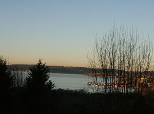 9957 Lake Washington Blvd NE, Bellevue, WA 98004
