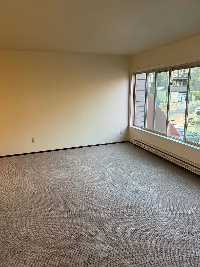 Molokai Apartments — Photo 2