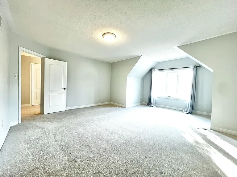 3306 Fox Run Cir — Photo 36