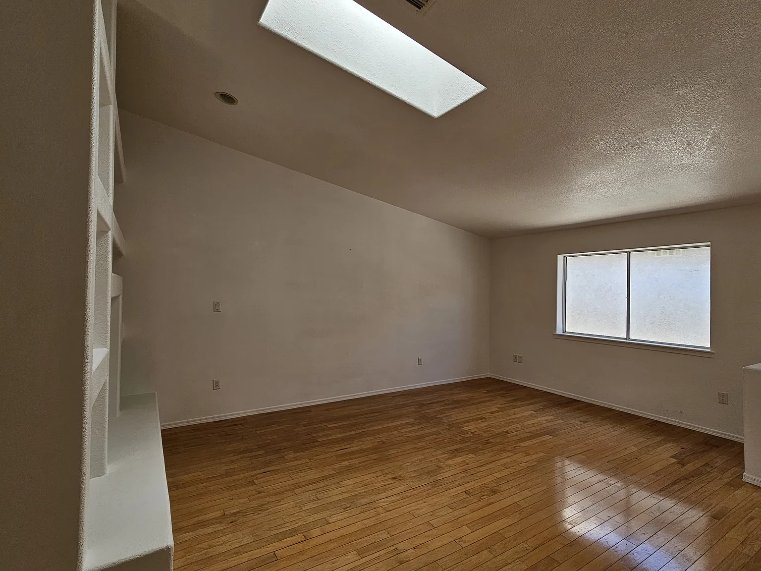 2 bed, 1200 sqft, $1,250 — Photo 3
