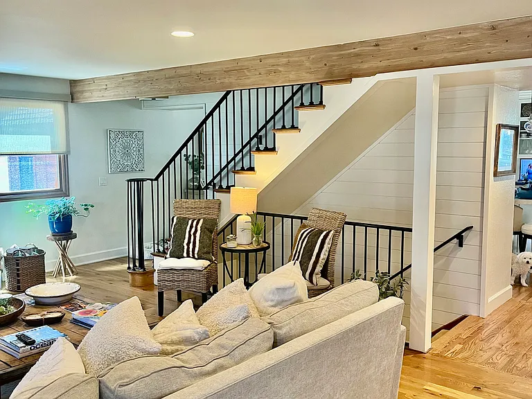 Stair case to bedrooms