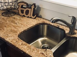 83 Sunapee St, Springfield, MA 01108