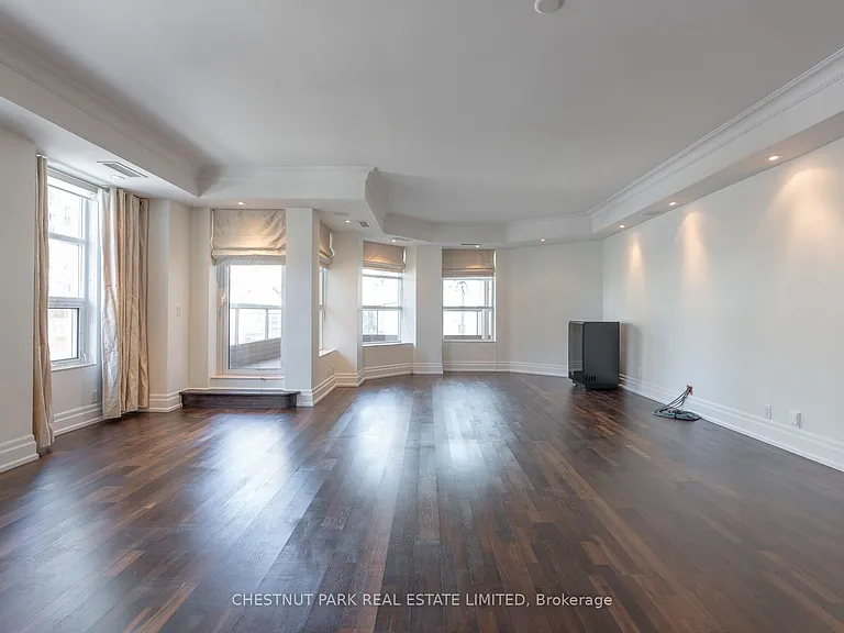 68 Yorkville Ave #202 — Photo 5
