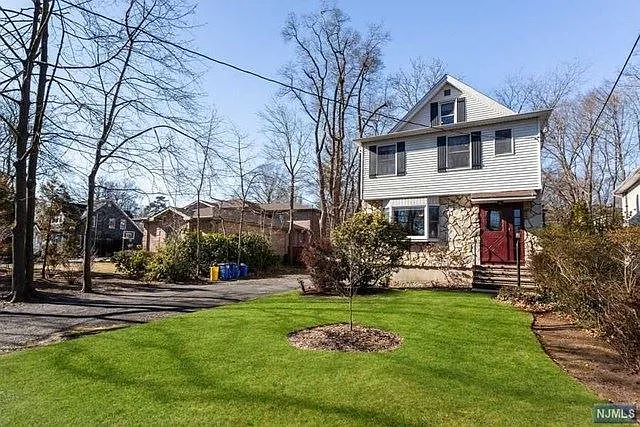 25 Jefferson Ave photo 1