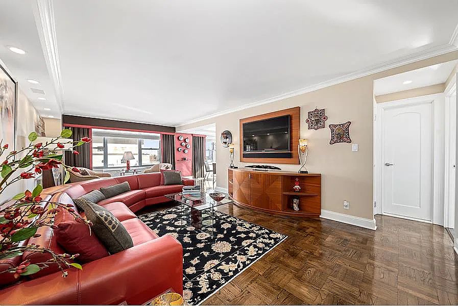 1st image of 360 E 72nd St APT C2303
