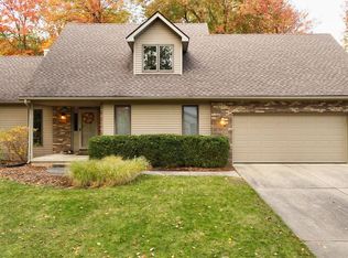 1107 Whispering Oak Dr, Midland, MI 48642