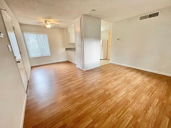 3rd image of 1619 G St #1