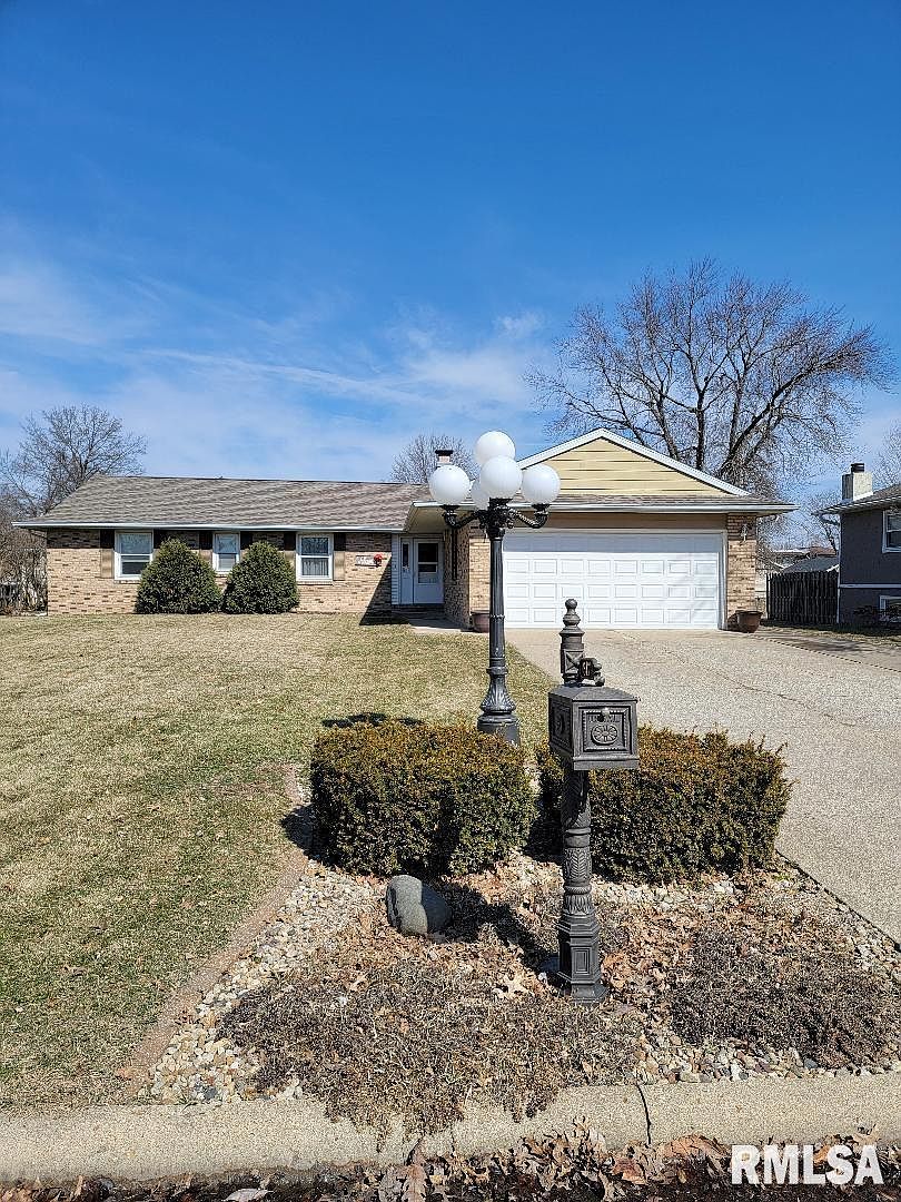317 Harvester Rd, Canton, IL 61520 Zillow