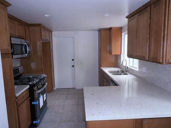 5th image of 9407 Petit Cir