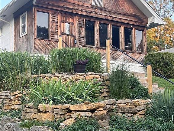 3rd image of 501 Myrtle Ave