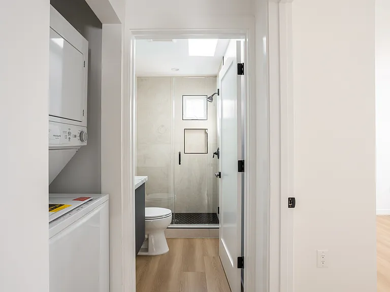 6376 Orange Ave — Photo 7