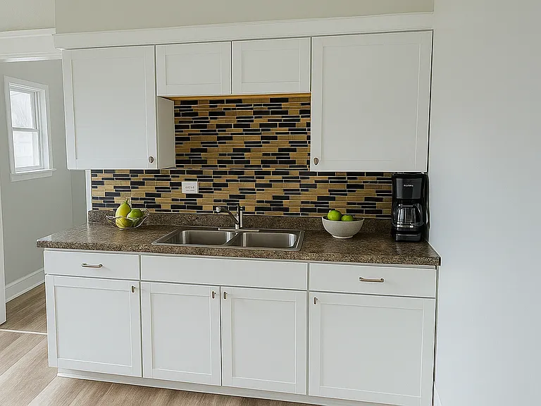 1314 Lakeshore Blvd #D — Photo 2