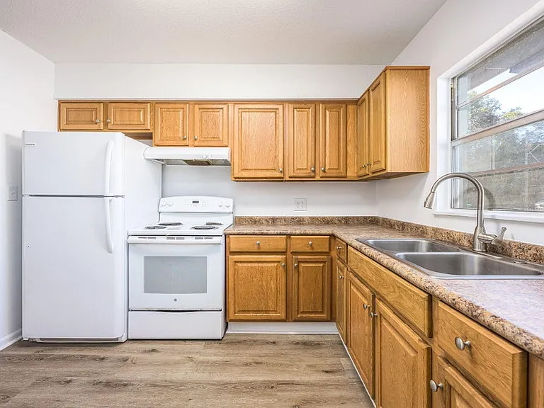 1013 Holton Ave #1 — Photo 11