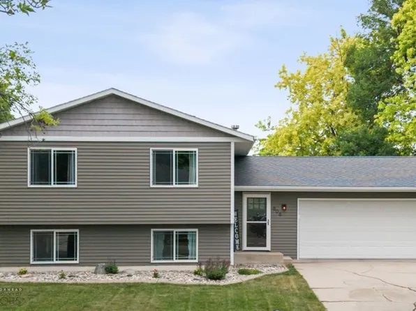 808 5th Ave E, West Fargo, ND 58078