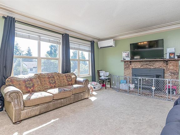 4th image of 435 Watfield Ave