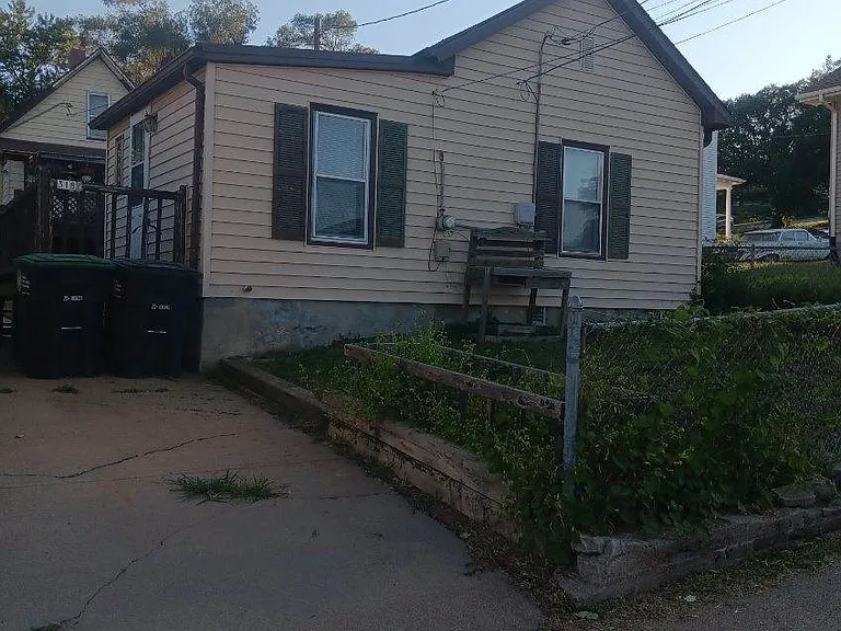 318 1/2 Pine St — Photo 2