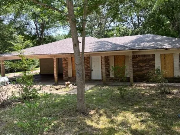 619 Pittman Dr, Mendenhall, MS 39114