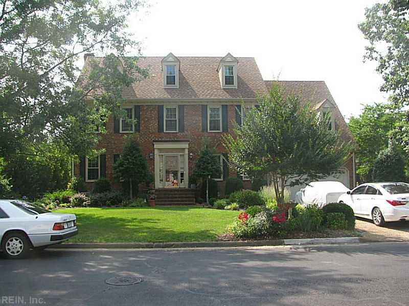 1st image of 2424 Esplanade Dr