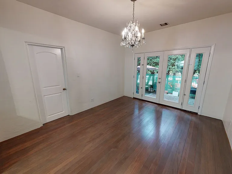 West Hollywood Oasis! *Free Rent* — Photo 6