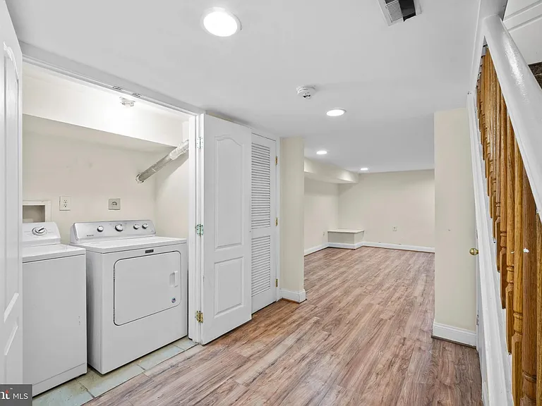 514 N Milton Ave — Photo 29