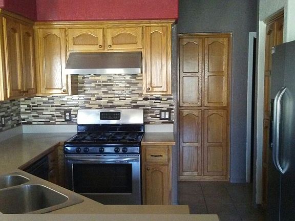 5th image of 10432 E 39th Pl