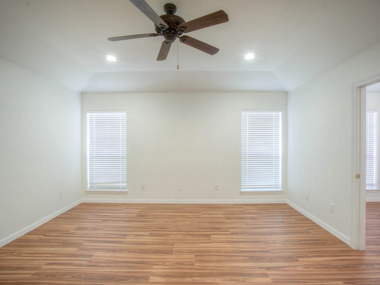 4 bed, 1866 sqft, $2,795 — Photo 2