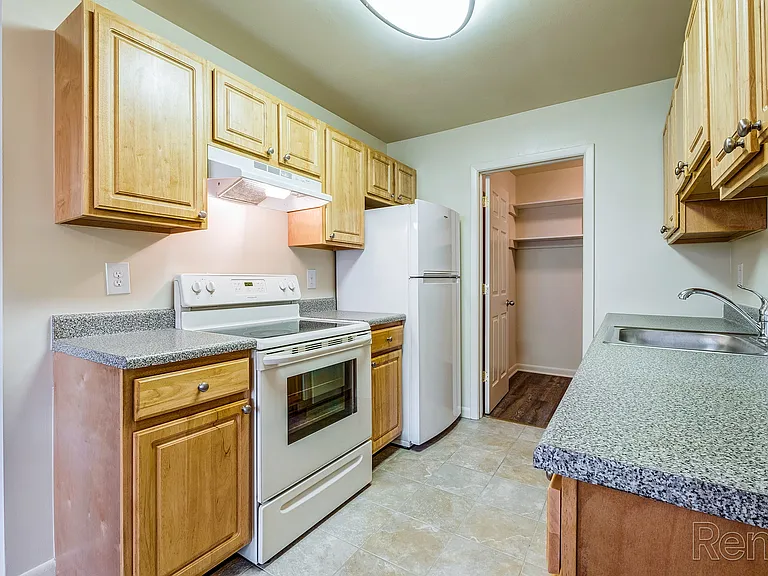 Princeton Court CLO — Photo 26