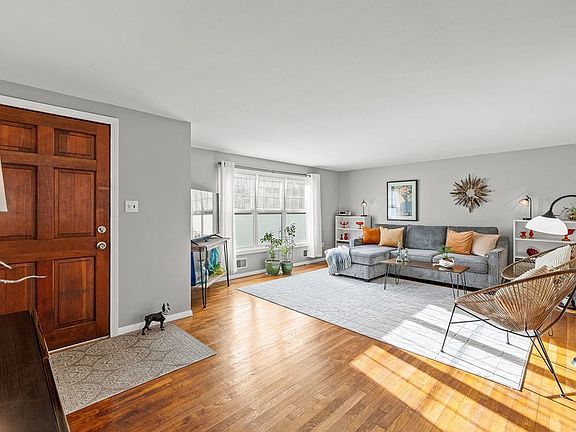 4th image of 26 Massachusetts Ave