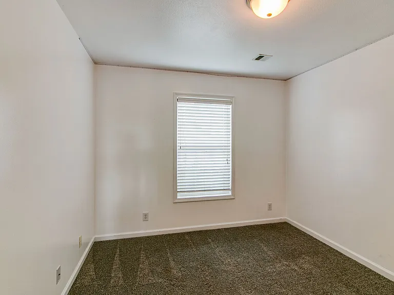 988 Chardea Ct — Photo 23