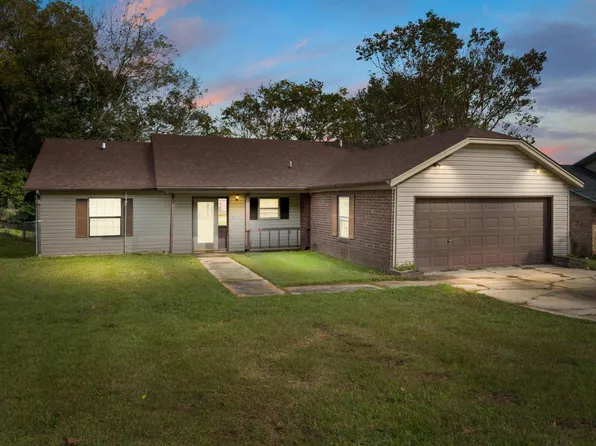 1609 Amour Dr, Leesville, LA 71446