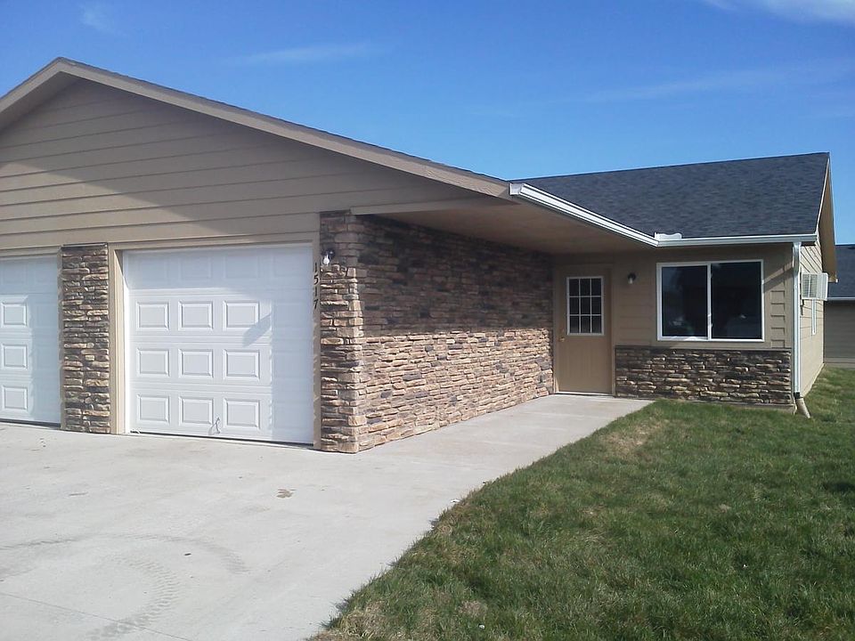 1st image of 1215 Kadin Trl