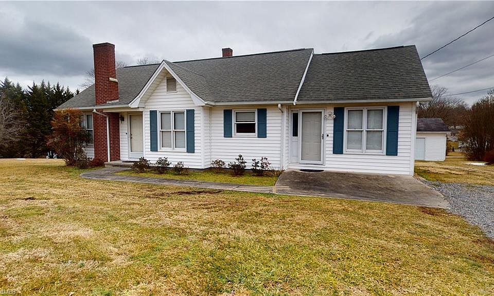 1st image of 525 Lovers Ln