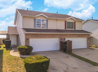 26 Vermont Ave, Bloomington, IL 61701