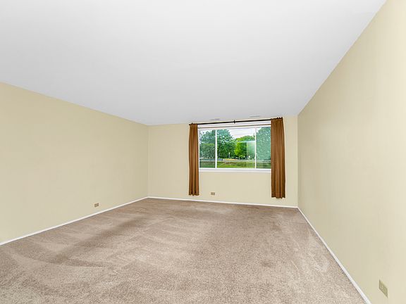 5th image of 2650 Brookwood Way Dr APT 121