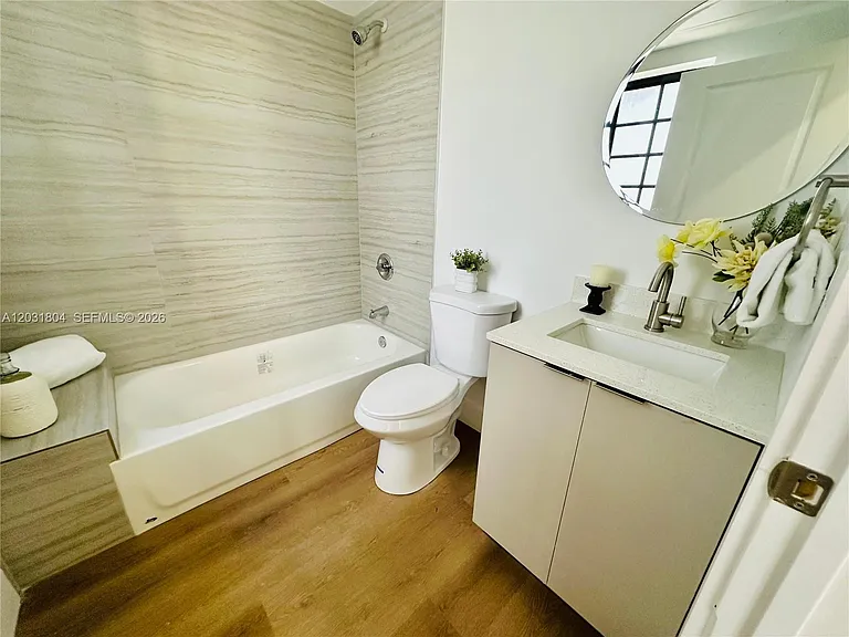 1619 Jefferson Ave #308 — Photo 4