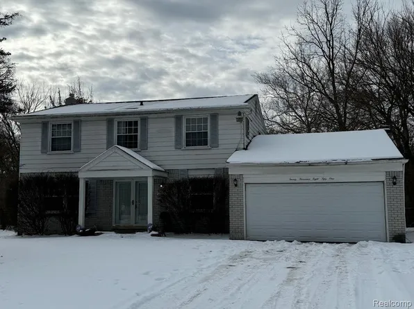 20851 Secluded Ln, Southfield, MI 48075