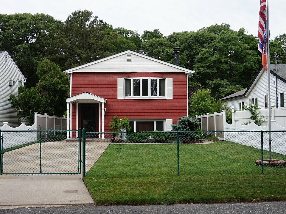 1st image of 118 Pine St
