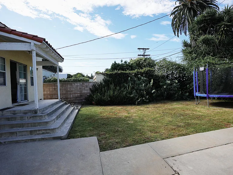 2382 Selby Ave — Photo 6