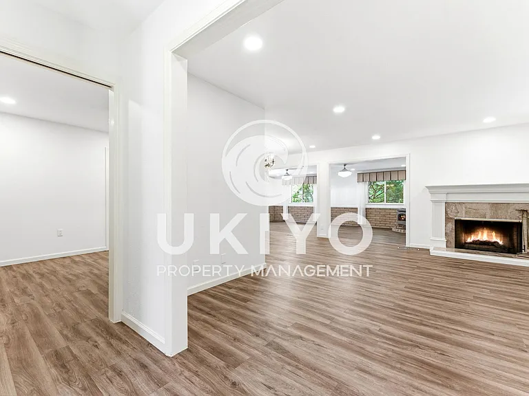 645 Keith Ct #1 — Photo 4