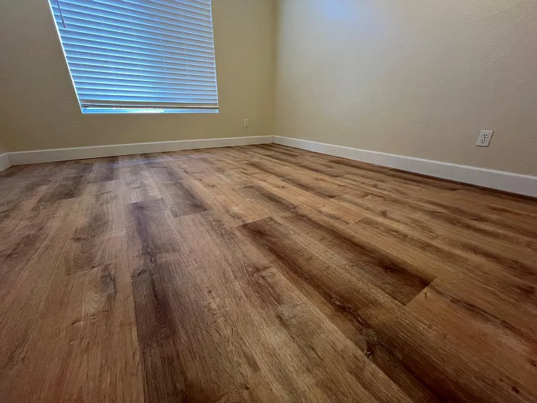 1733 W Commerce Ave — Photo 32