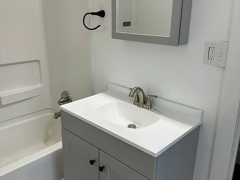 412 Locust St — Photo 13