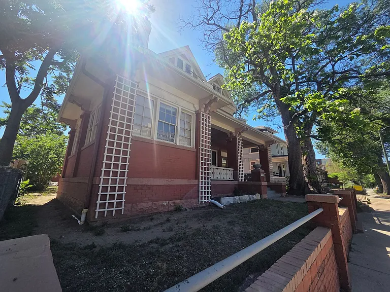 834 N Clarkson St — Photo 17