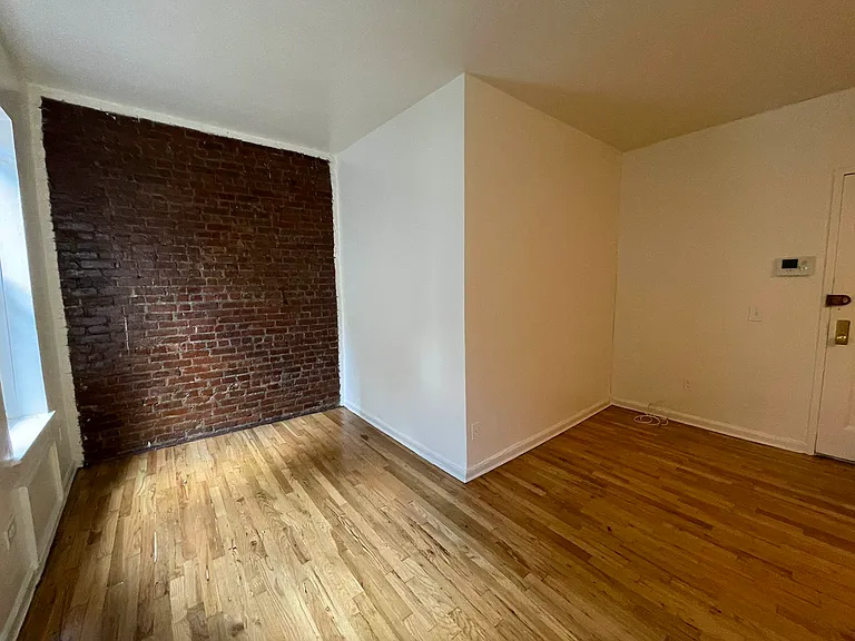 226 E 29th St #6G — Photo 2