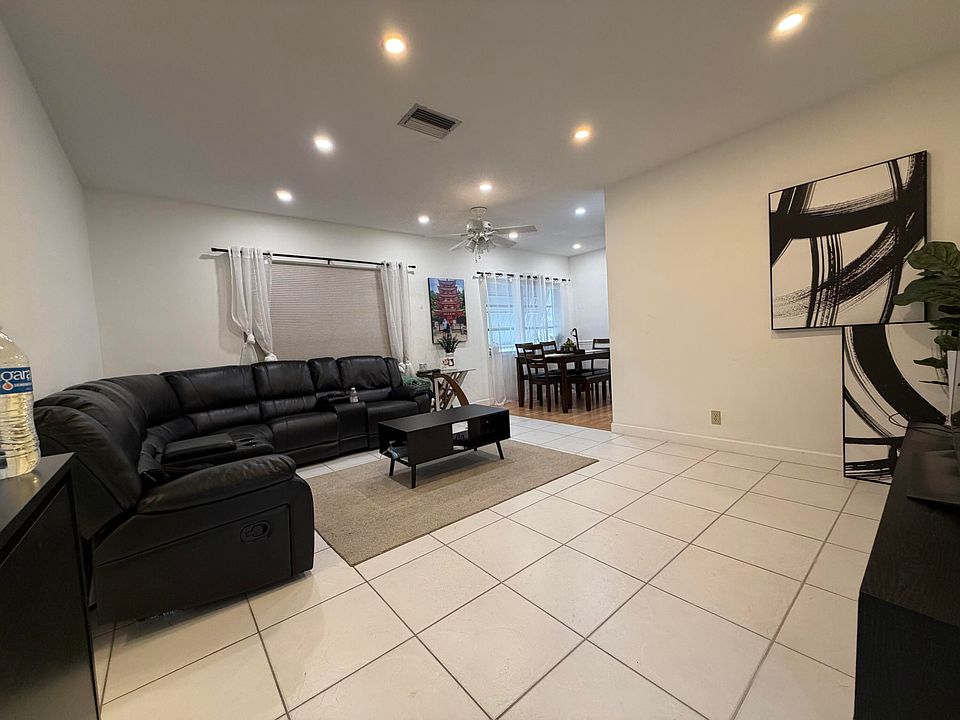 1st image of 1300 N 17th Ave APT 206