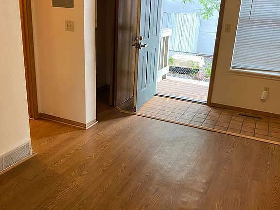 3rd image of 1932 Canyon Blvd APT 3