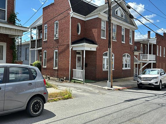 3rd image of 9 E 1st St